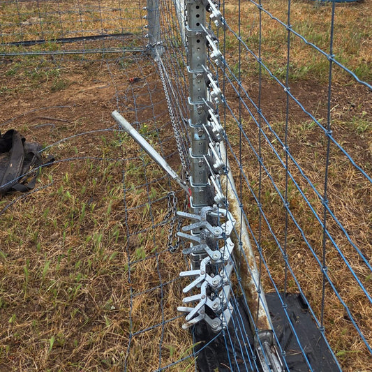 West Ender Grip Saddle with Rabbit Ear Gripper